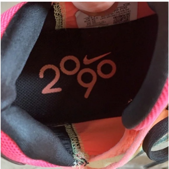 Nike Air Max 2090 neon highlighter size 9 tennis shoes - Picture 6 of 11